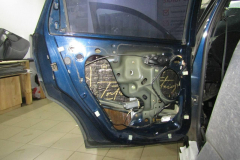 shumoizolyatsiya-Ford-Focus-1-1