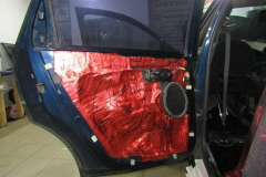 shumoizolyatsiya-Ford-Focus-1-2