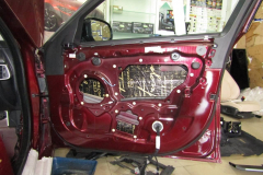 shumoizolyatsiya-Jaguar-Xe-10