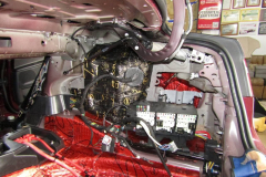 shumoizolyatsiya-Jaguar-Xe-13