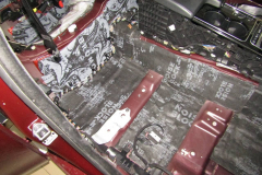 shumoizolyatsiya-Jaguar-Xe-27