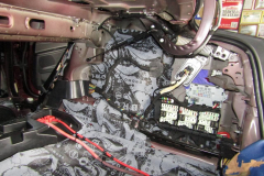 shumoizolyatsiya-Jaguar-Xe-32