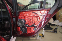 shumoizolyatsiya-Jaguar-Xe-9