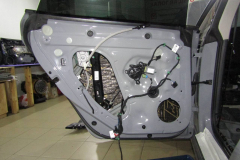 shumoizolyatsiya-Volkswagen-Passat-CC-2