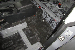 shumoizolyatsiya-Volkswagen-Passat-CC-25