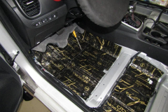 shumoizolyatsiya-Kia-Rio-X-Line-8