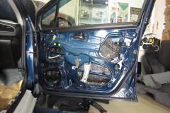 shumoizolyatsiya-Suzuki-Sx4-17