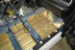 shumoizolyatsiya-Suzuki-Sx4-21