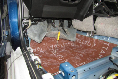 shumoizolyatsiya-Suzuki-Sx4-42