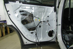 shumoizolyatsiya-Toyota-Highlander-4-2025-1