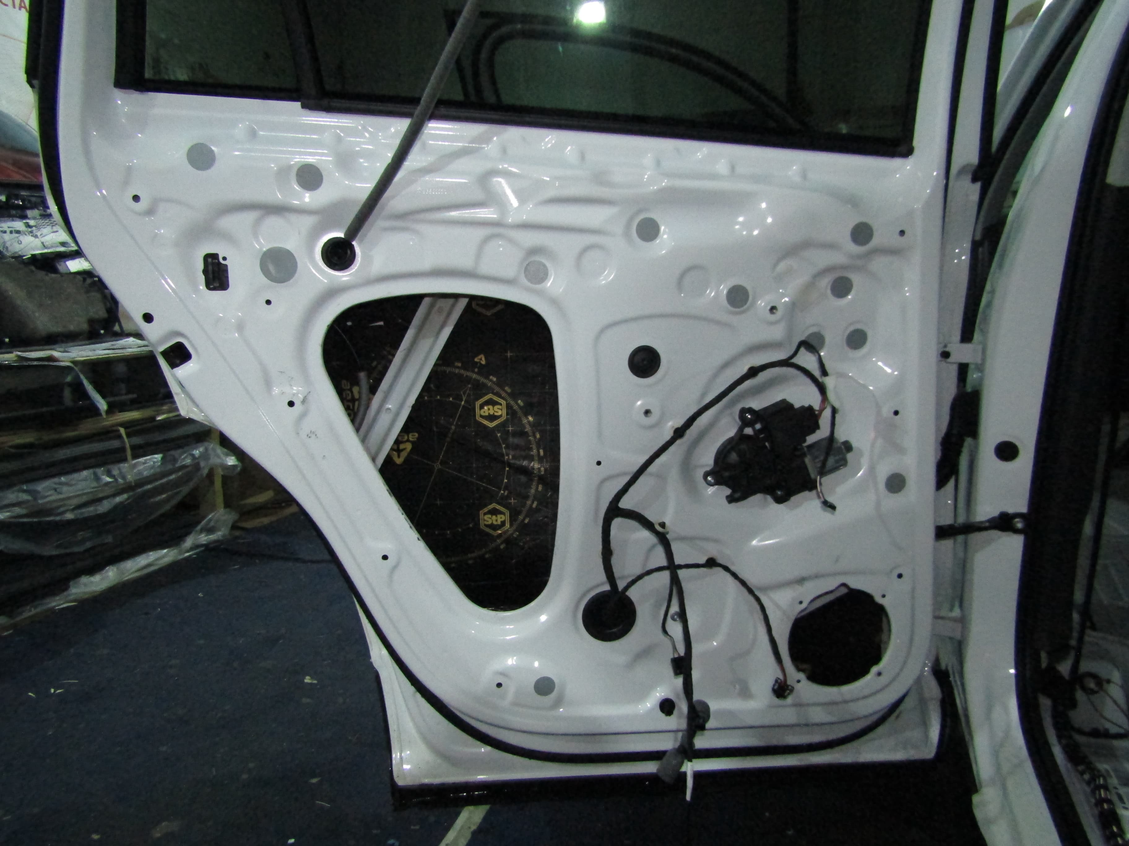 Шумоизоляция Skoda Kodiaq StopShum