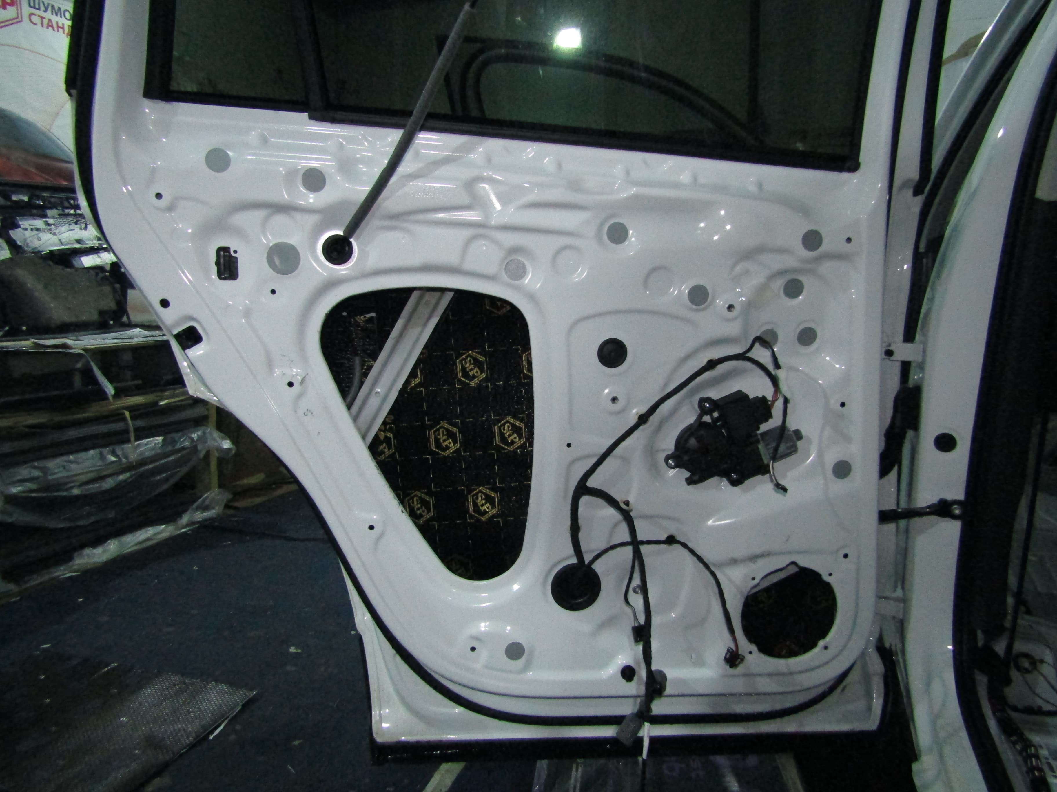 Шумоизоляция Skoda Kodiaq StopShum