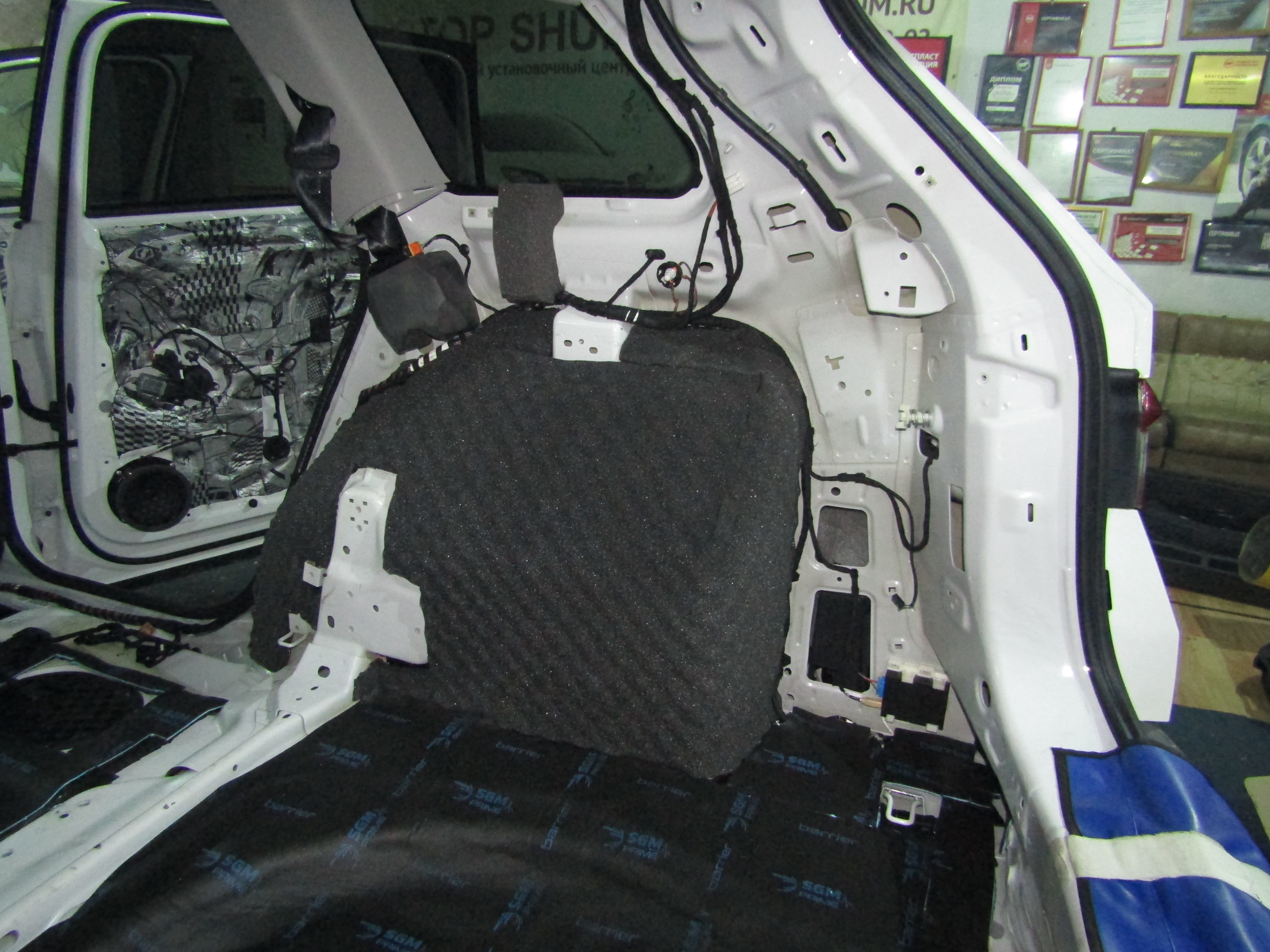 Шумоизоляция Skoda Kodiaq StopShum