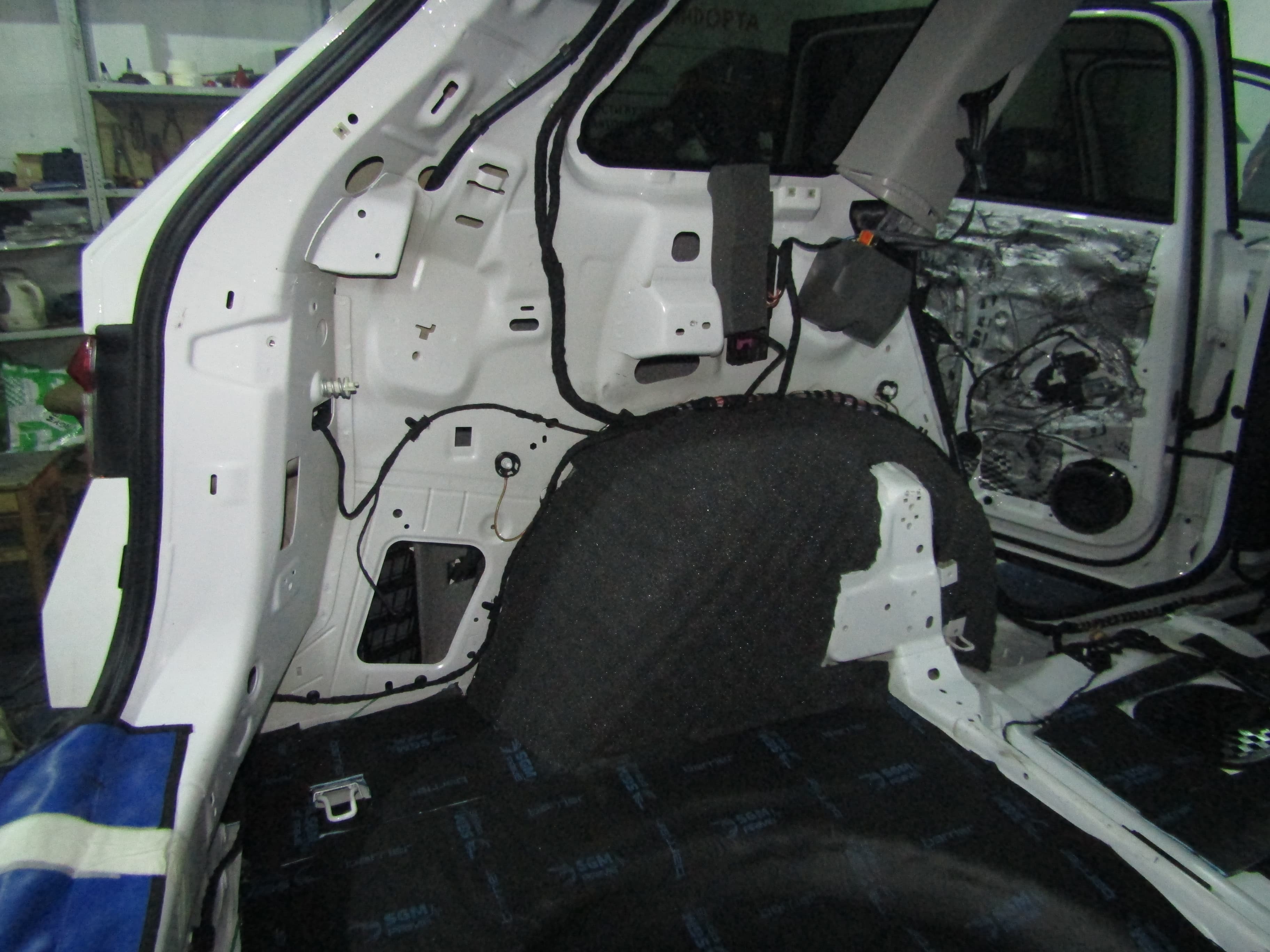Шумоизоляция Skoda Kodiaq StopShum