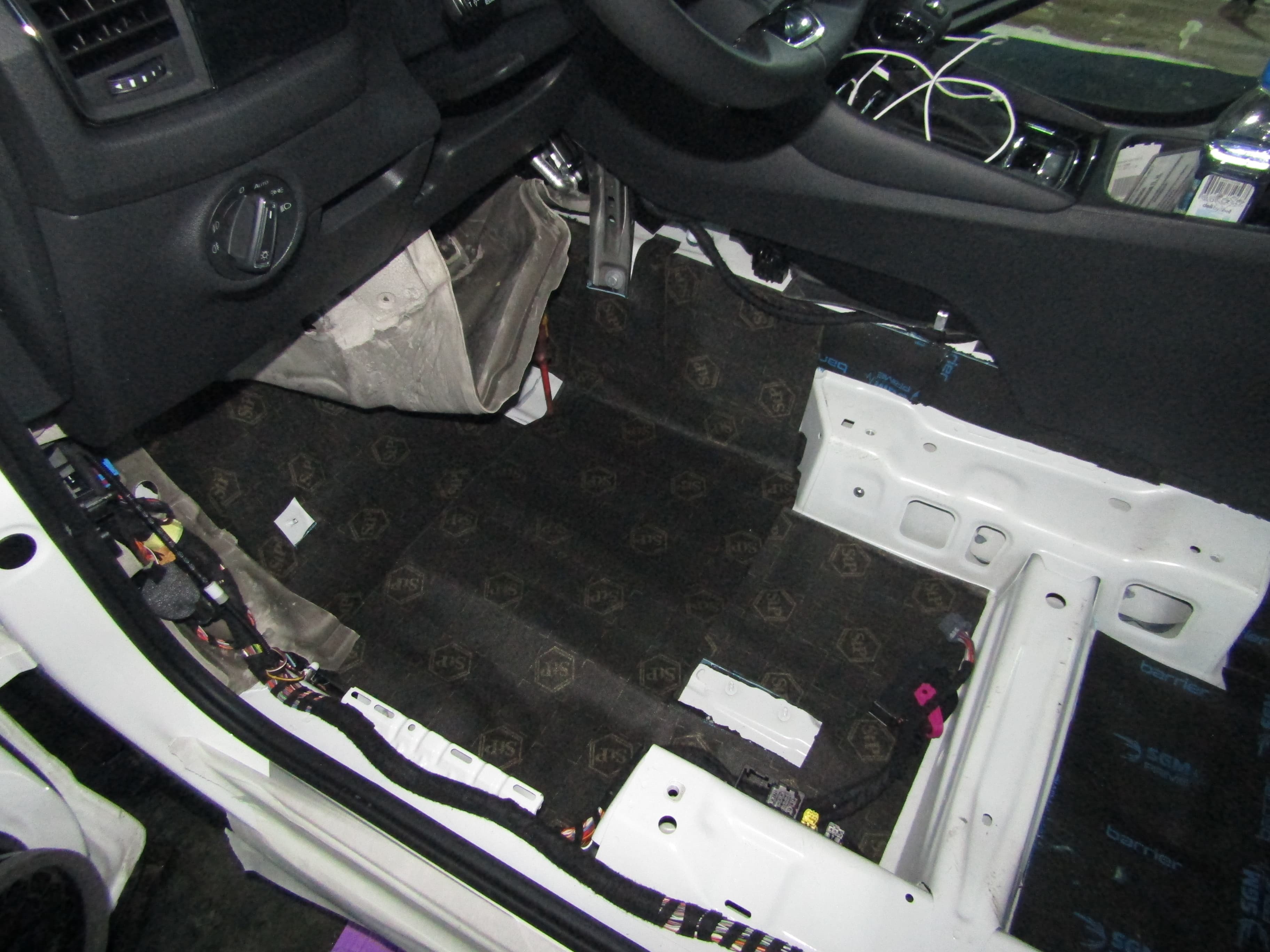 Шумоизоляция Skoda Kodiaq StopShum