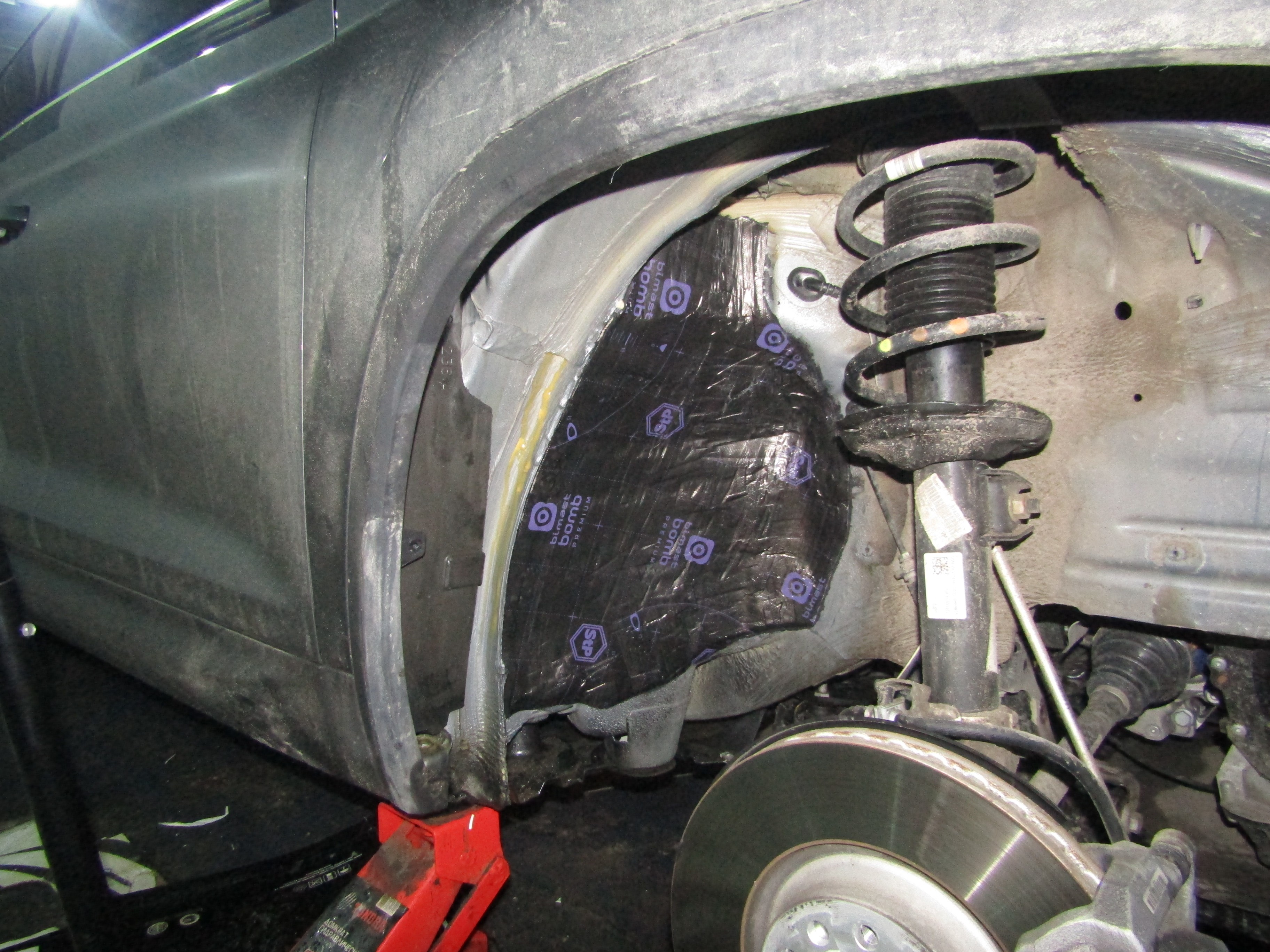 Шумоизоляция арок Skoda Kodiaq StopShum