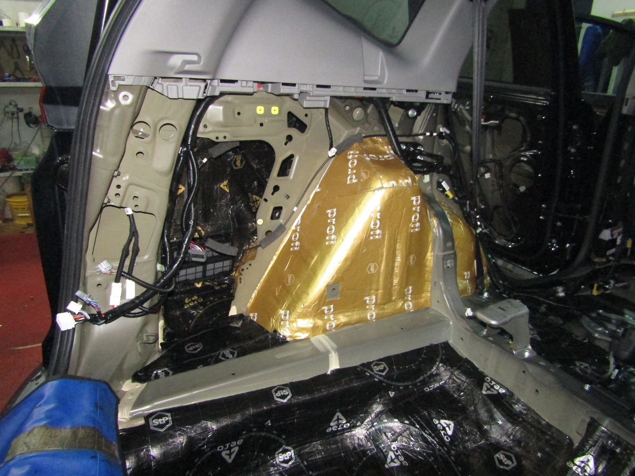 Шумоизоляция багажника Honda CRV