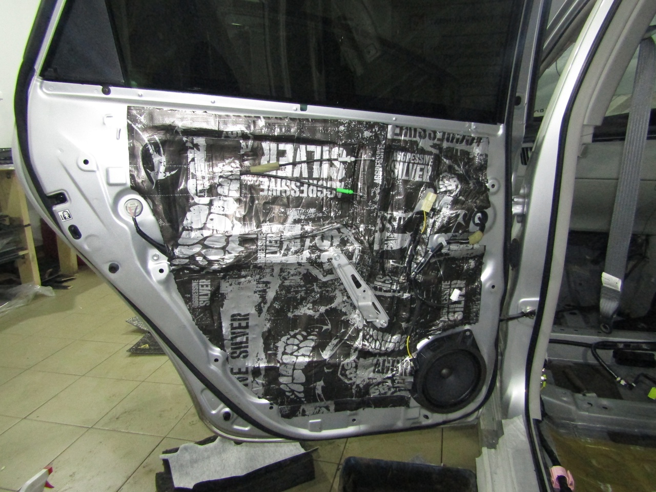 Шумоизоляция Toyota Prius Xw30 Stop Shum