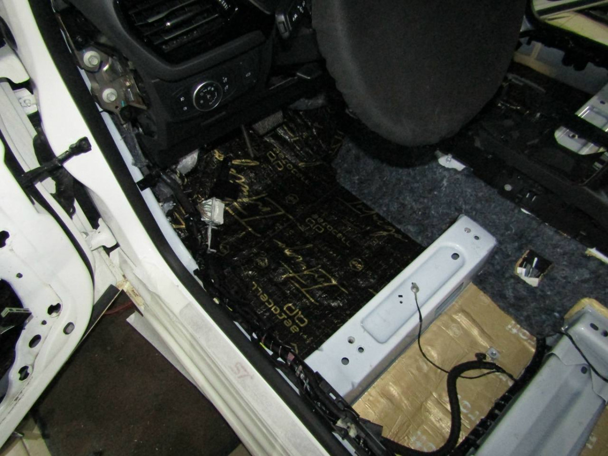 Шумоизоляция Ford Focus 4 Stop Shum