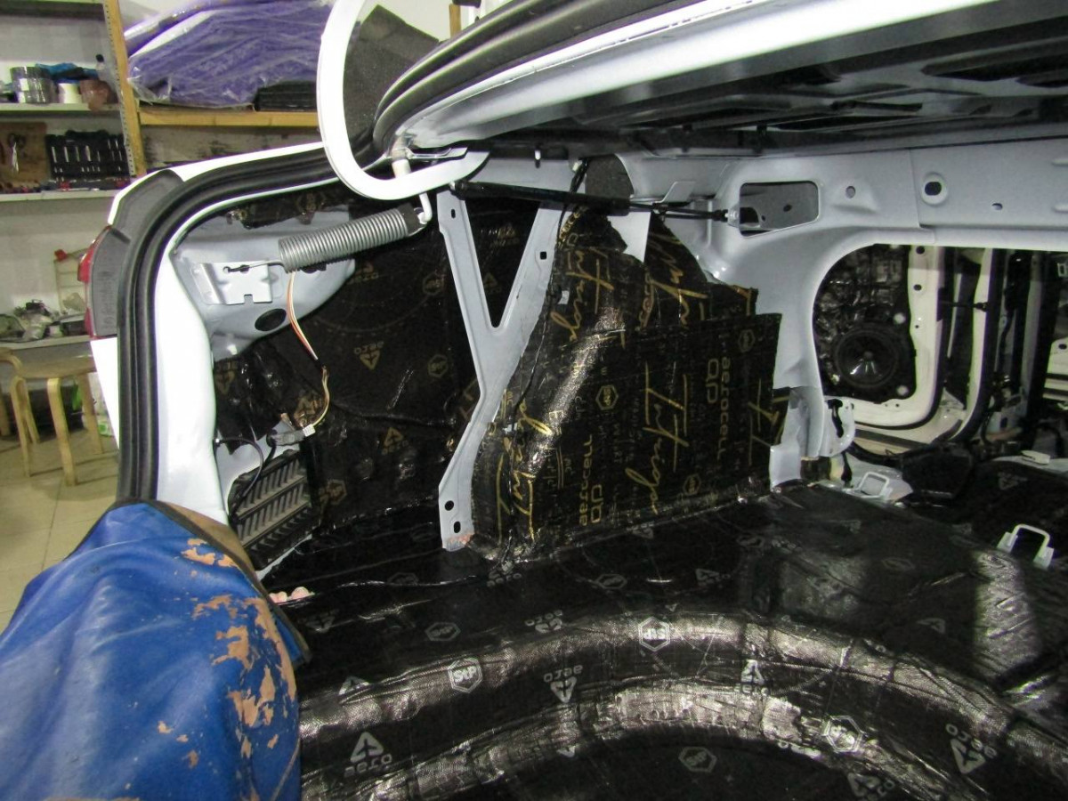 Шумоизоляция Ford Focus 4 Stop Shum