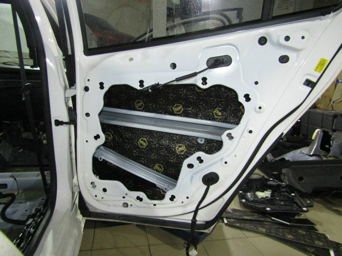 Шумоизоляция Ford Focus 4 Stop Shum