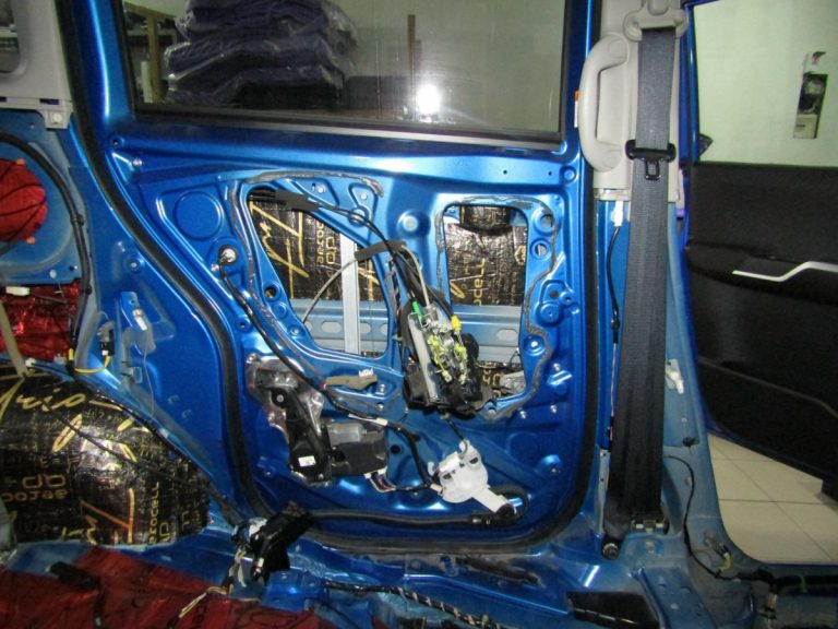 Шумоизоляция Suzuki Solio Stop Shum