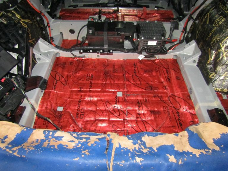 Шумоизоляция Audi Q5 L Stop Shum