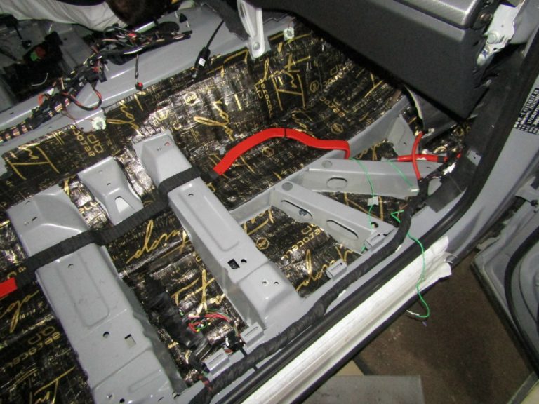 Шумоизоляция Audi Q5 L Stop Shum