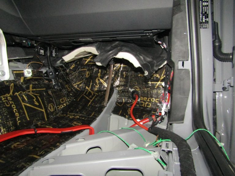 Шумоизоляция Audi Q5 L Stop Shum