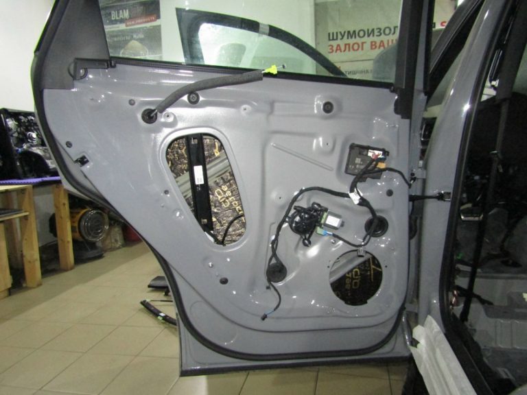 Шумоизоляция Audi Q5 L Stop Shum