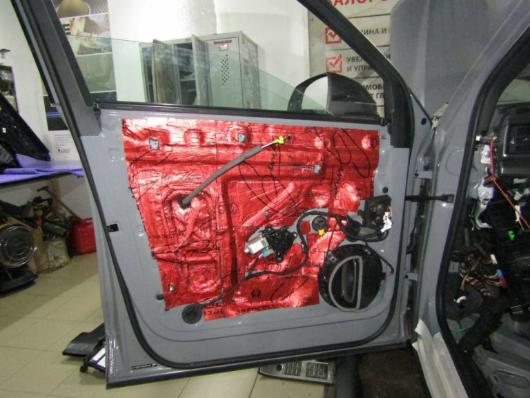 Шумоизоляция Audi Q5 L Stop Shum