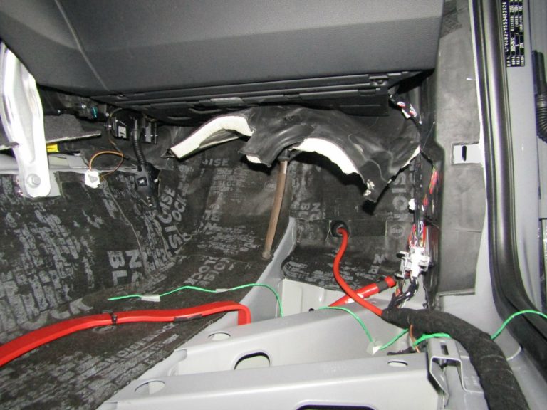 Шумоизоляция Audi Q5 L Stop Shum