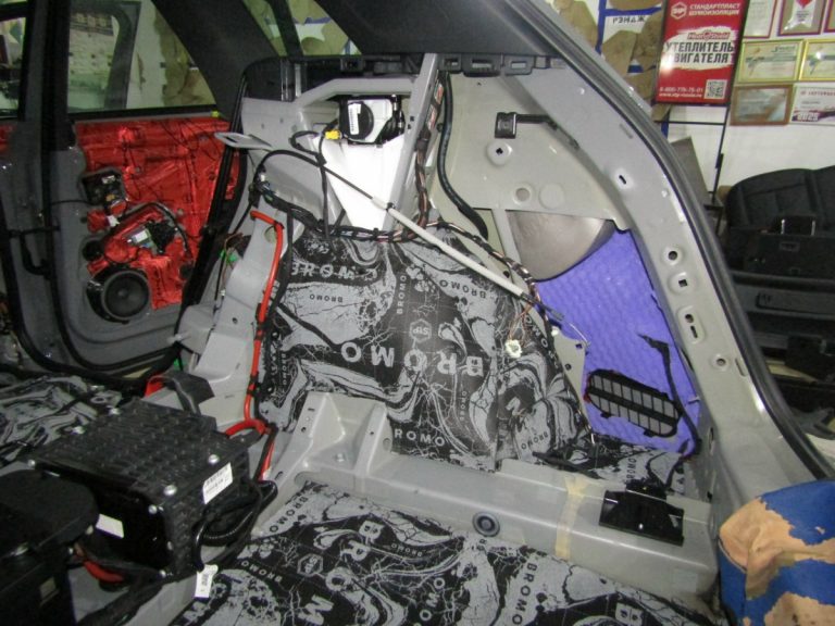 Шумоизоляция Audi Q5 L Stop Shum