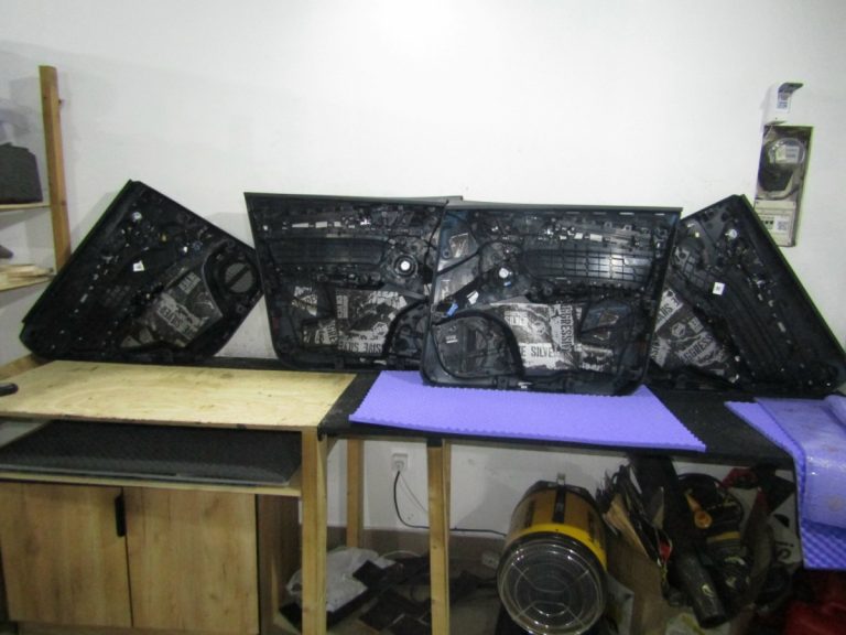 Шумоизоляция Audi Q5 L Stop Shum