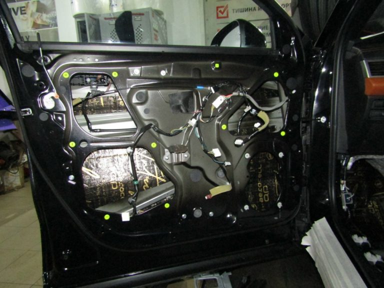 Шумоизоляция Mitsubishi Outlander 4 Stop Shum