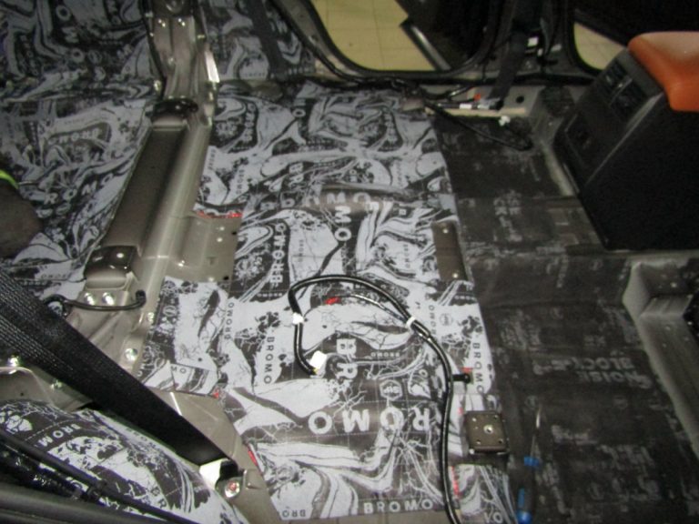 Шумоизоляция Mitsubishi Outlander 4 Stop Shum