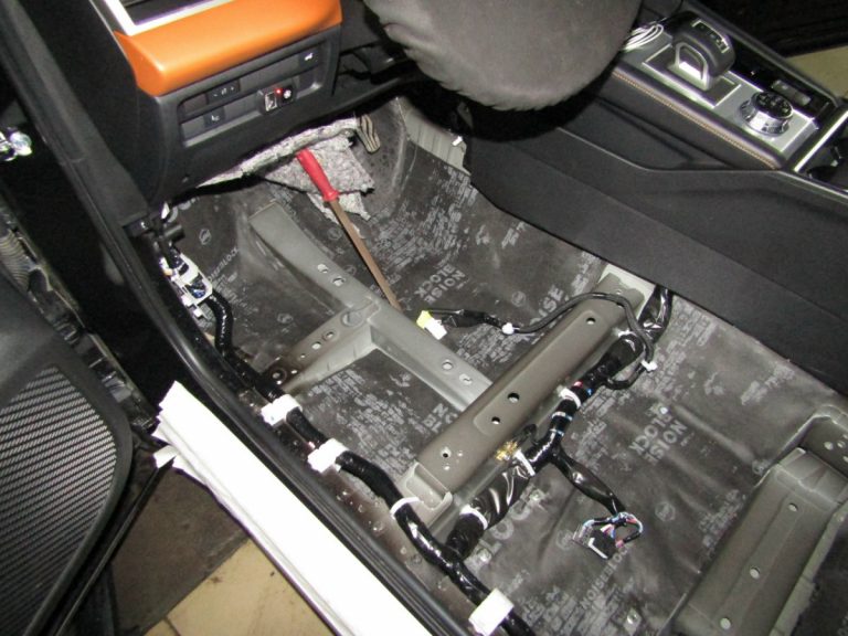 Шумоизоляция Mitsubishi Outlander 4 Stop Shum