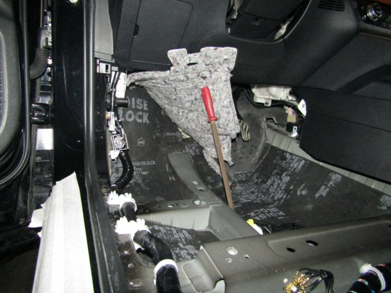 Шумоизоляция Mitsubishi Outlander 4 Stop Shum