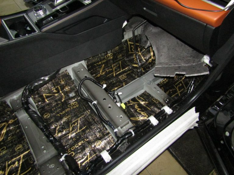 Шумоизоляция Mitsubishi Outlander 4 Stop Shum