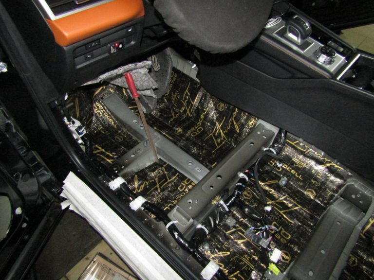 Шумоизоляция Mitsubishi Outlander 4 Stop Shum