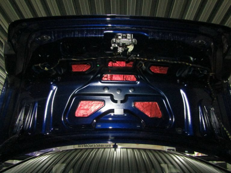 Шумоизоляция Audi A8 Stop Shum