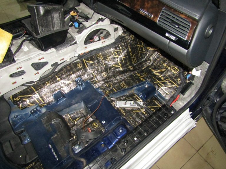 Шумоизоляция Audi A8 Stop Shum