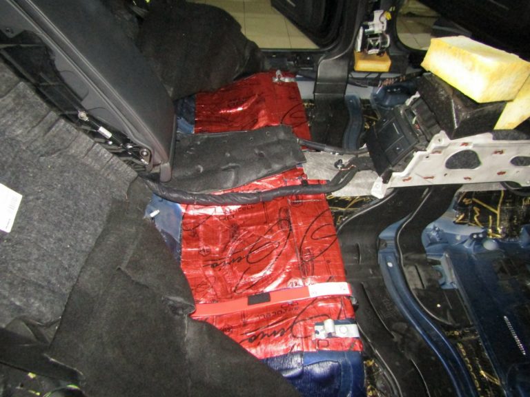 Шумоизоляция Audi A8 Stop Shum