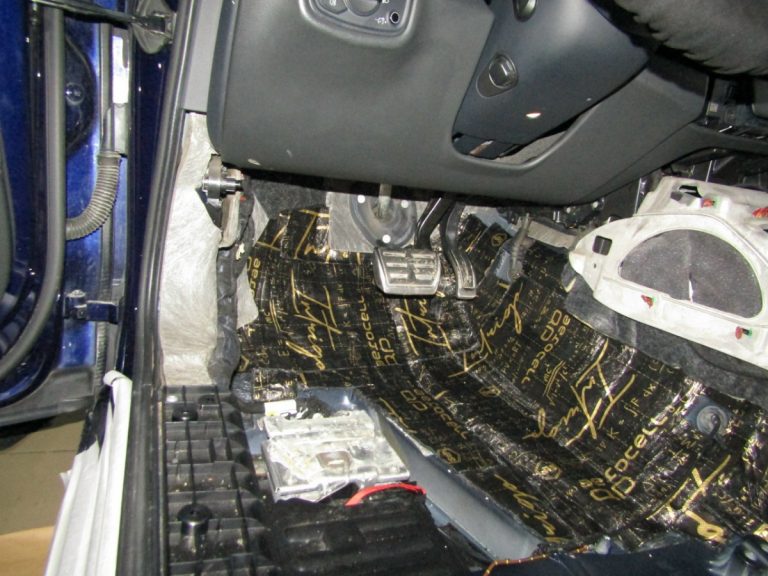 Шумоизоляция Audi A8 Stop Shum