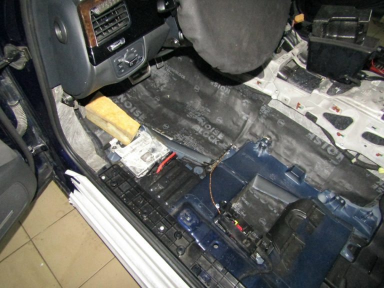 Шумоизоляция Audi A8 Stop Shum