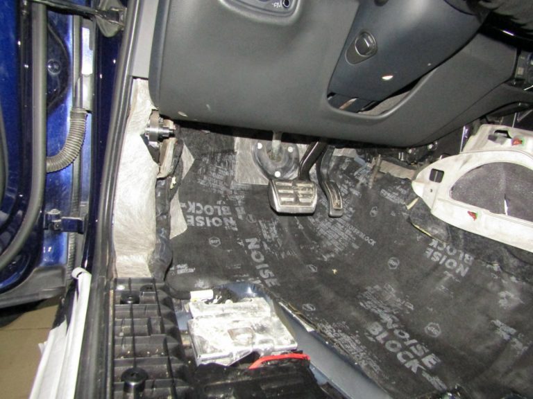 Шумоизоляция Audi A8 Stop Shum