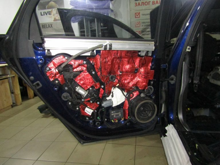 Шумоизоляция Audi A8 Stop Shum