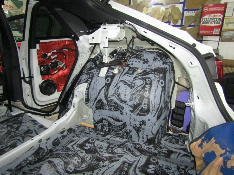 Шумоизоляция Audi Q3 Stop Shum