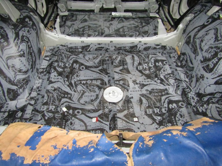 Шумоизоляция Audi Q3 Stop Shum