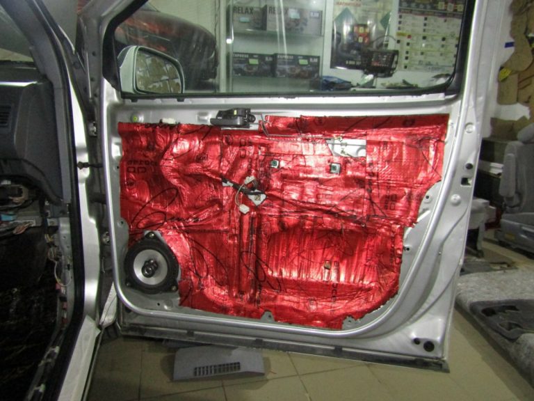Шумоизоляция Toyota Sienna Stop Shum